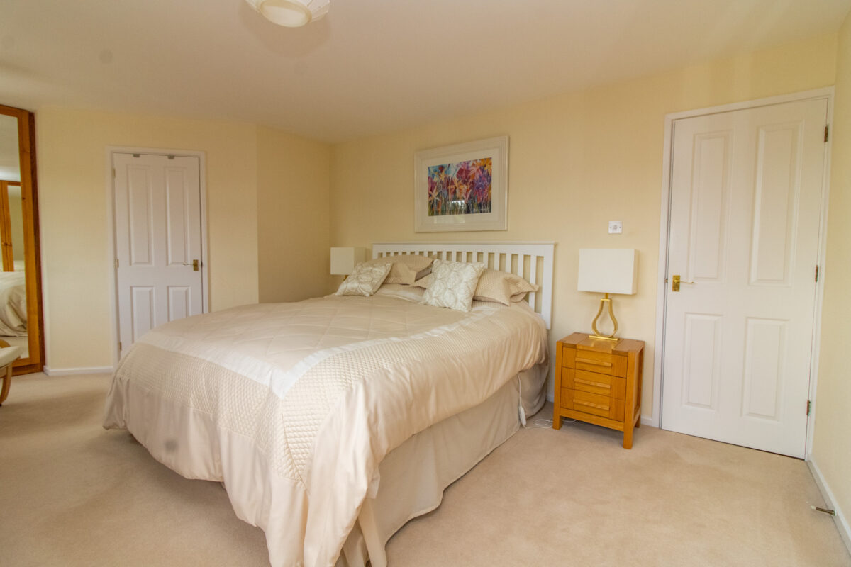 Newstead Avenue, Bushby, LE7