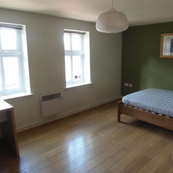 New Walk Central, 79 Princess Road East