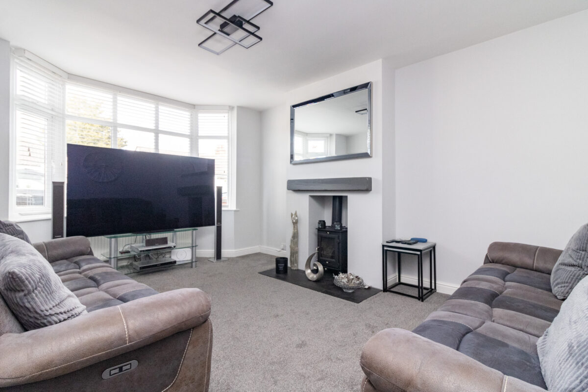 Central Avenue, Syston, LE7