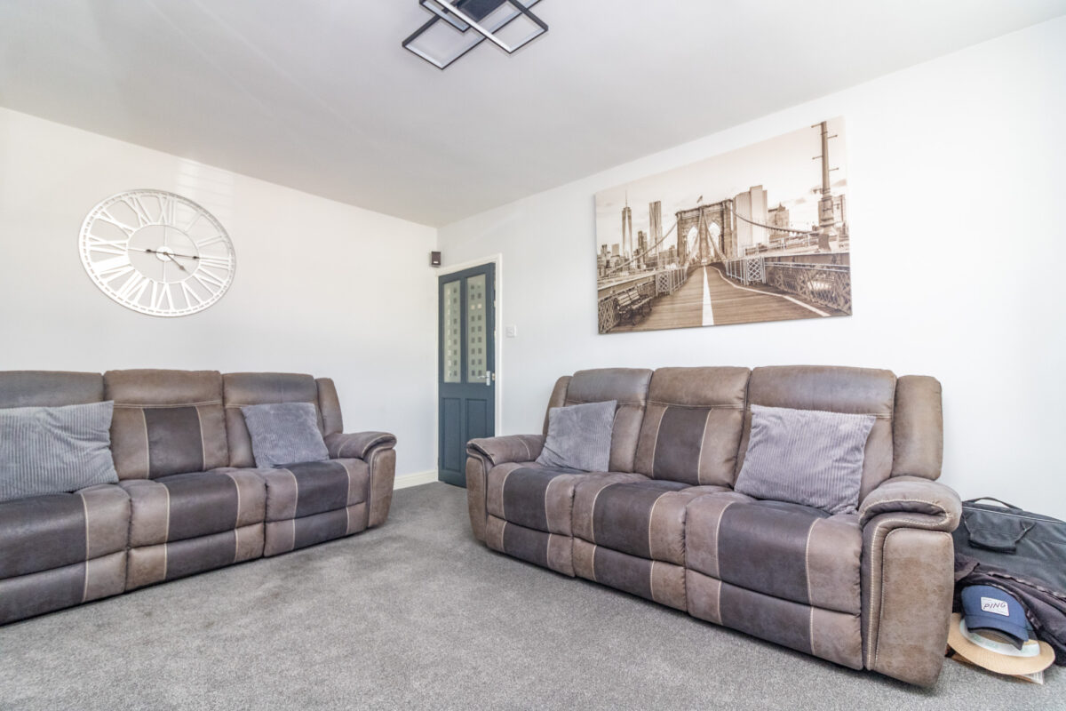 Central Avenue, Syston, LE7