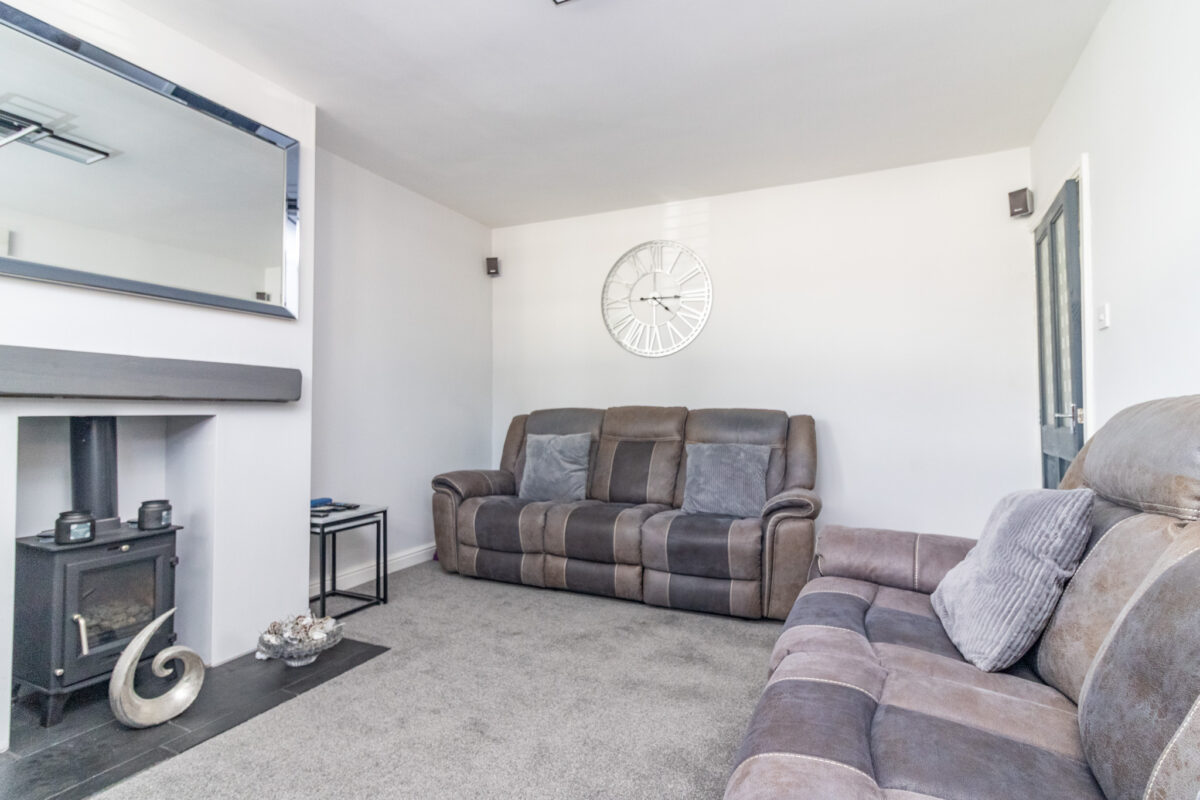 Central Avenue, Syston, LE7