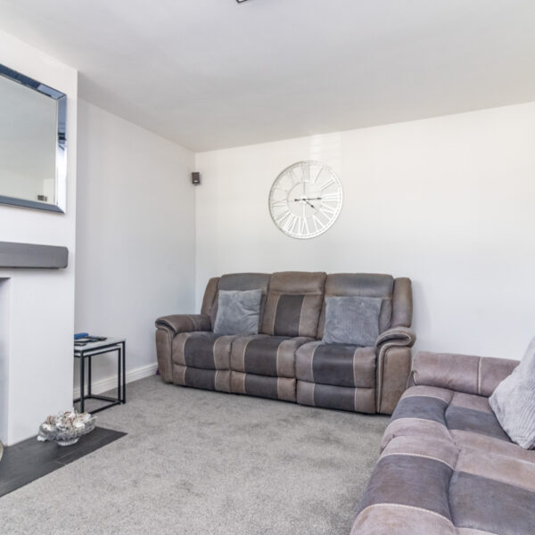 Central Avenue, Syston, LE7