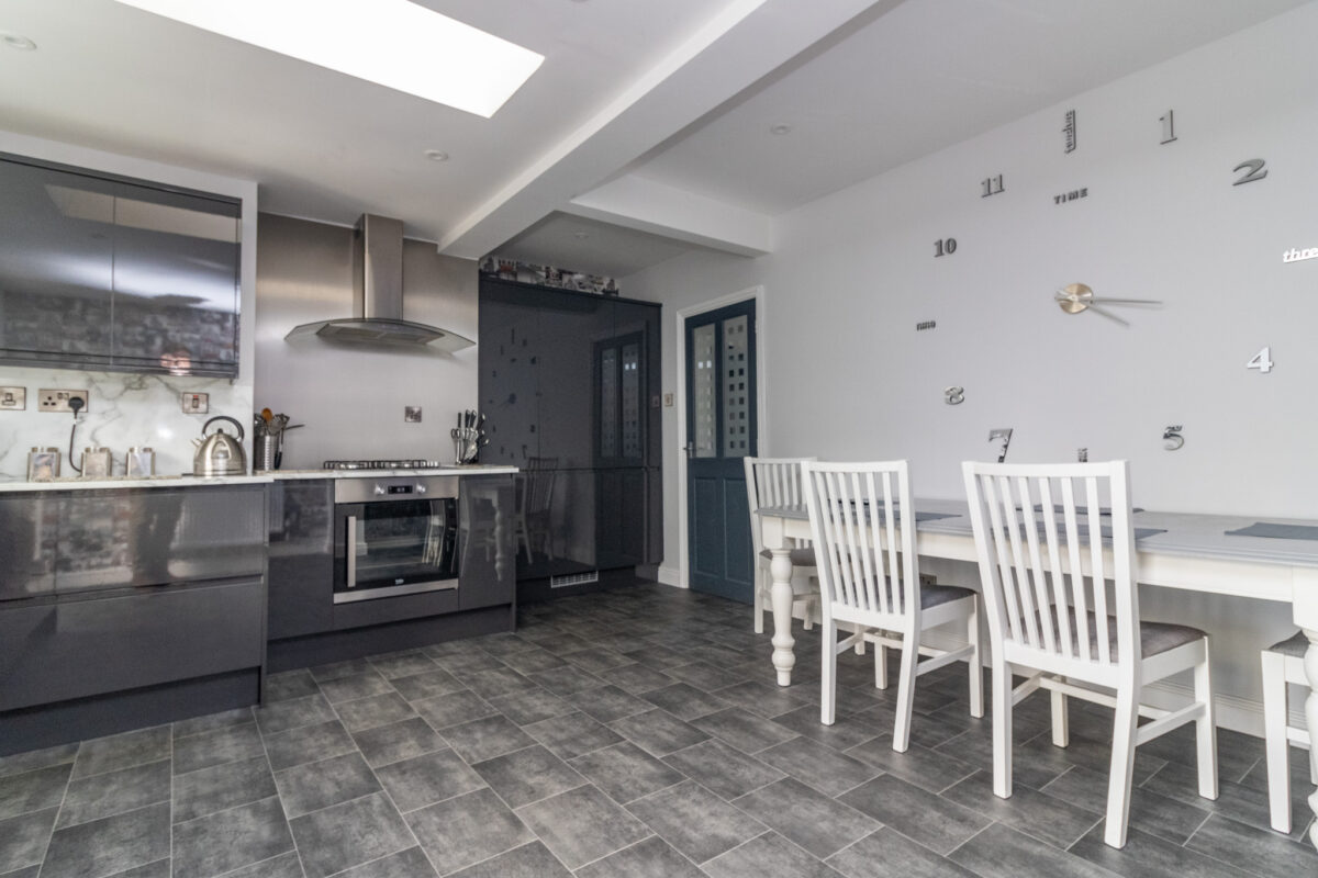 Central Avenue, Syston, LE7