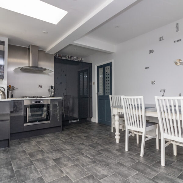 Central Avenue, Syston, LE7