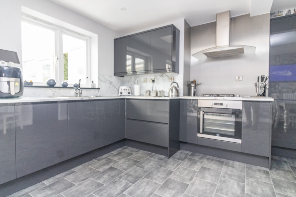 Central Avenue, Syston, LE7