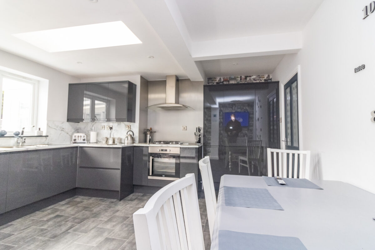 Central Avenue, Syston, LE7