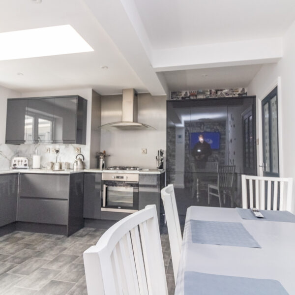 Central Avenue, Syston, LE7