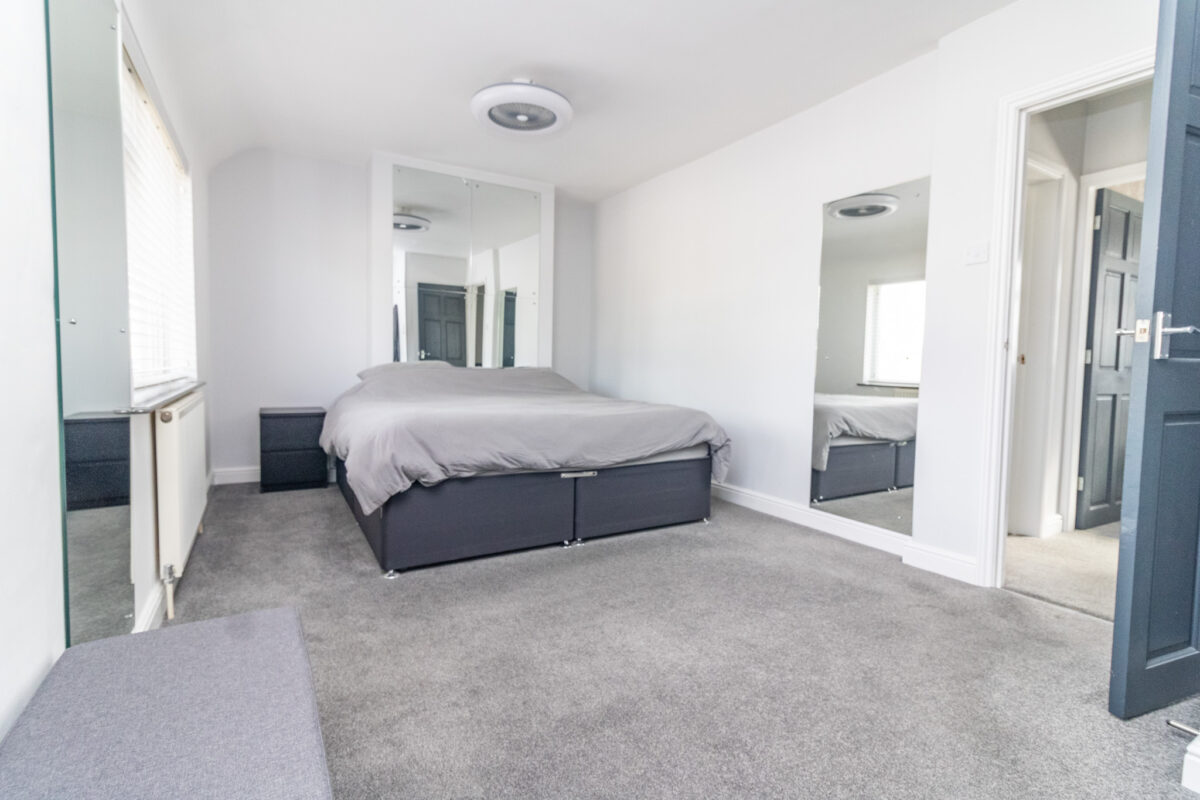 Central Avenue, Syston, LE7