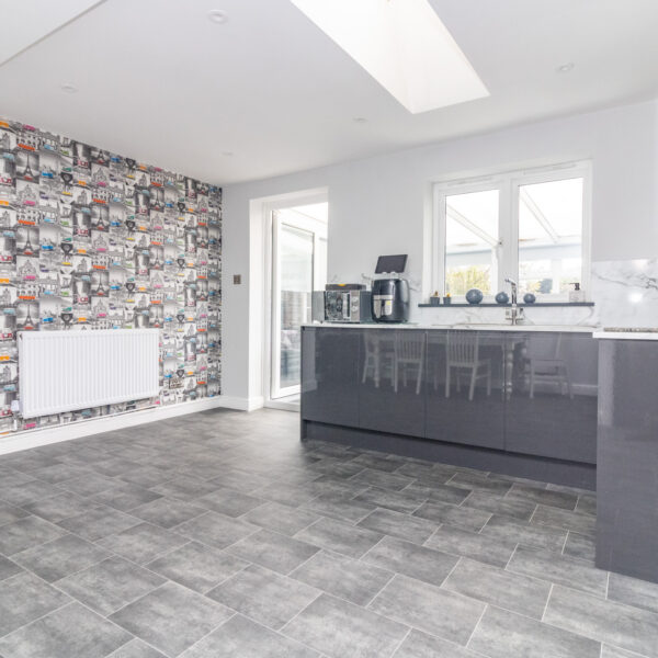 Central Avenue, Syston, LE7