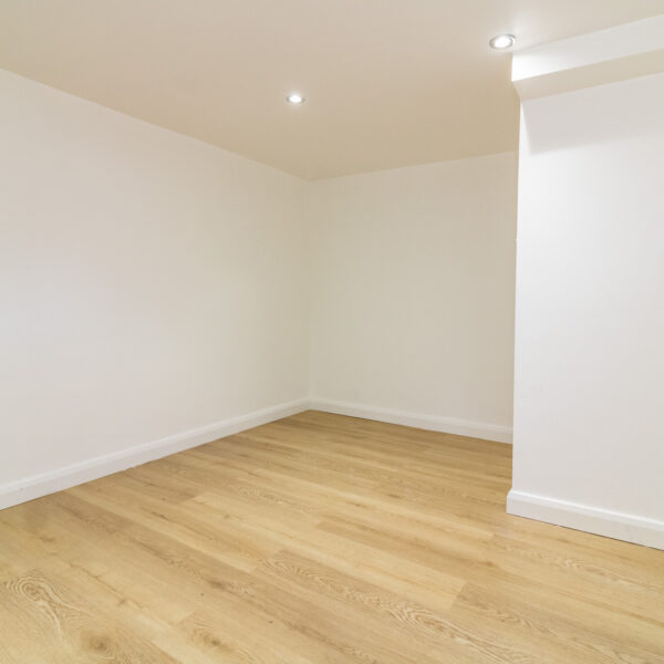 Eastleigh Road, Leicester, LE3