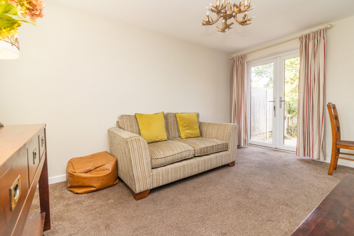 Barry Court, Narborough, LE19