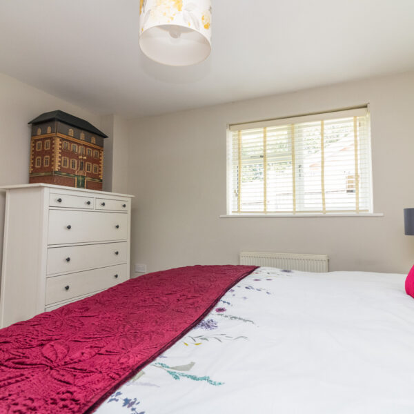 Barry Court, Narborough, LE19