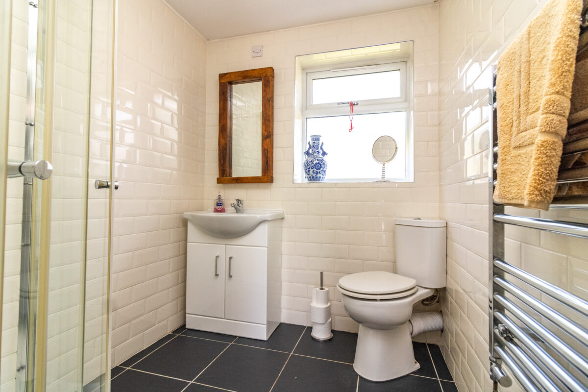 Barry Court, Narborough, LE19