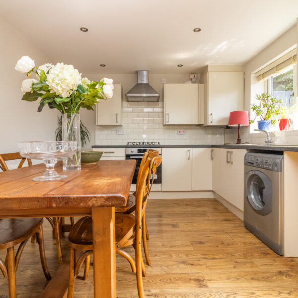 Barry Court, Narborough, LE19