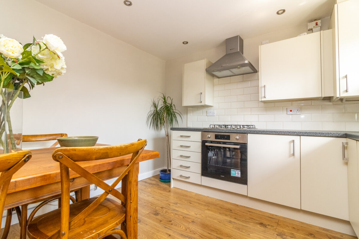 Barry Court, Narborough, LE19