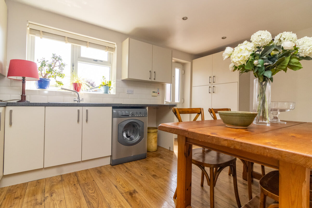 Barry Court, Narborough, LE19
