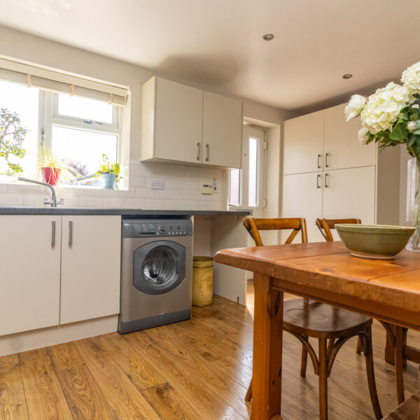 Barry Court, Narborough, LE19