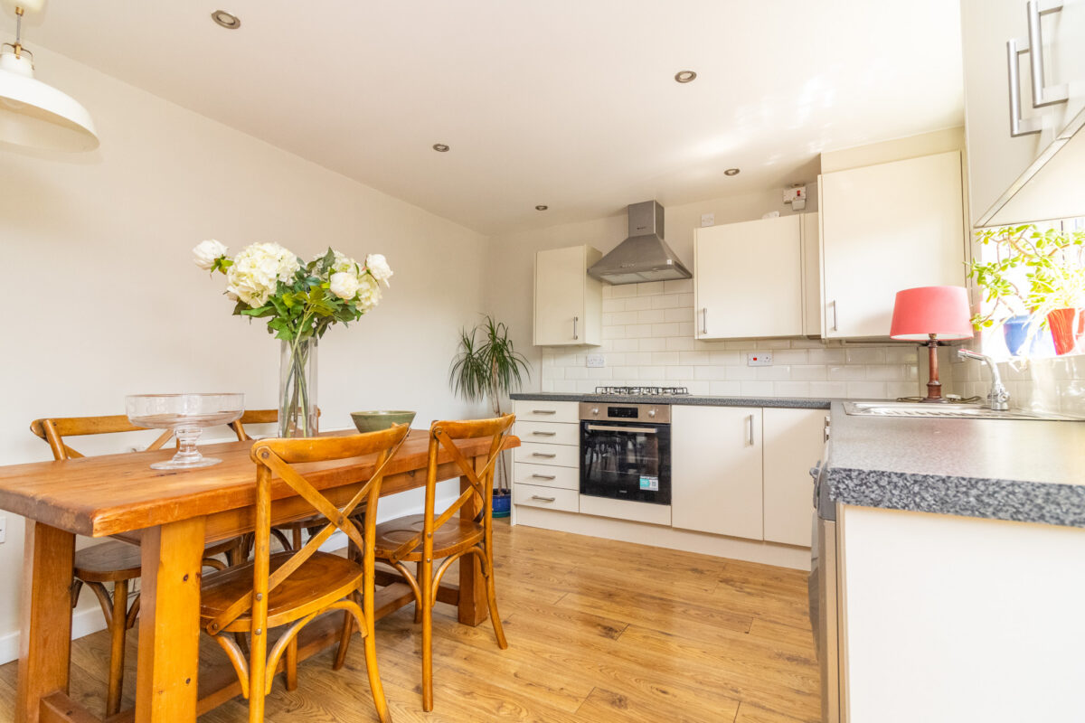 Barry Court, Narborough, LE19