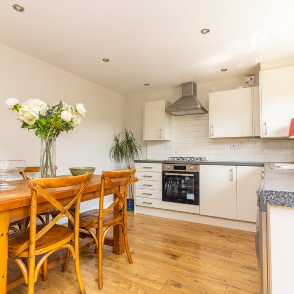 Barry Court, Narborough, LE19