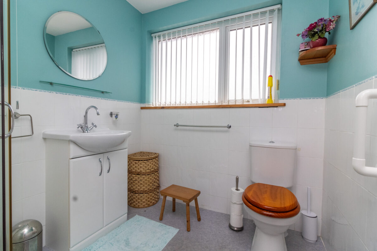 Waveney Rise, Oadby, LE2