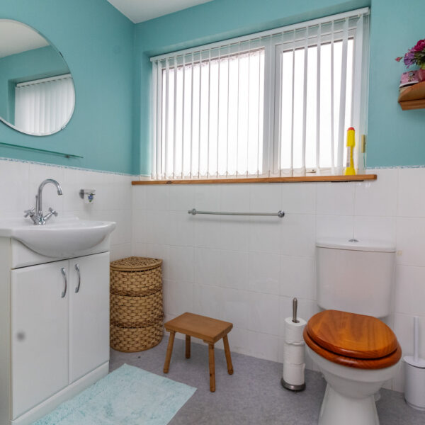 Waveney Rise, Oadby, LE2