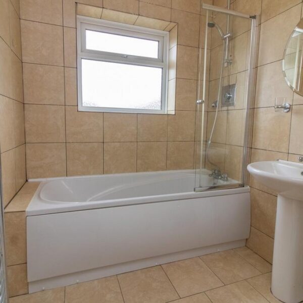 Briargate Drive, Birstall, LE4