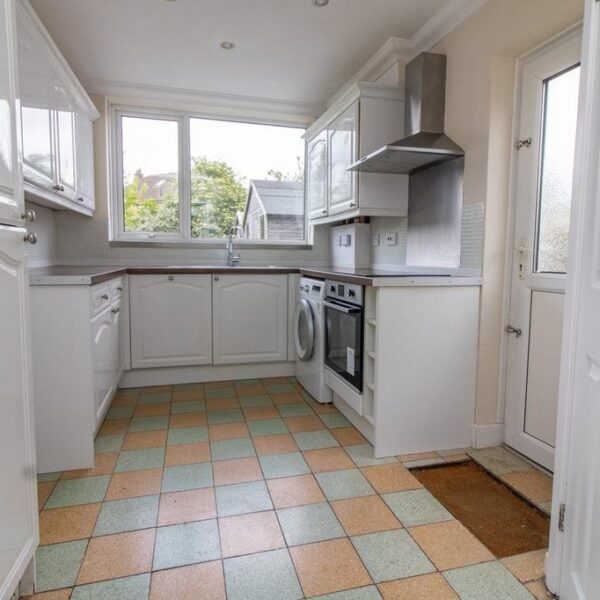 Briargate Drive, Birstall, LE4
