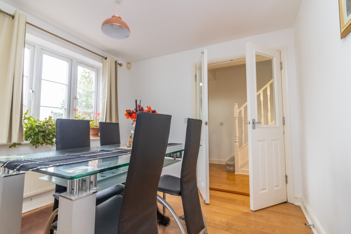 Ruskin Field, Anstey, LE7