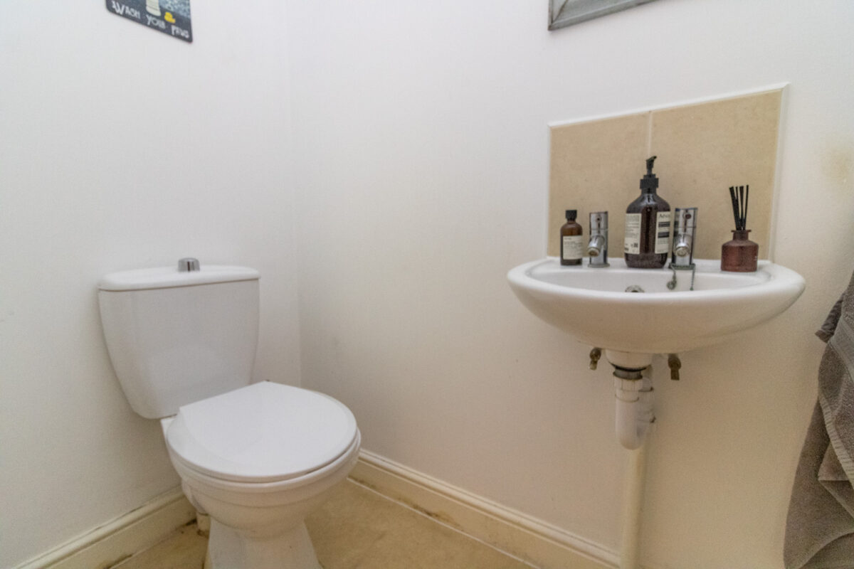 Ruskin Field, Anstey, LE7