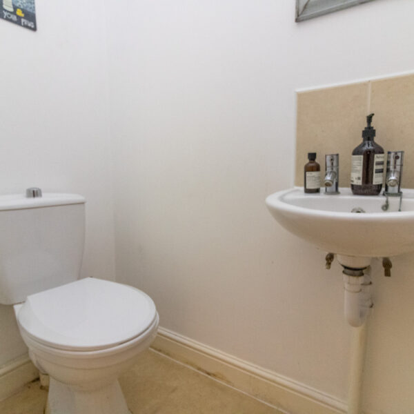 Ruskin Field, Anstey, LE7