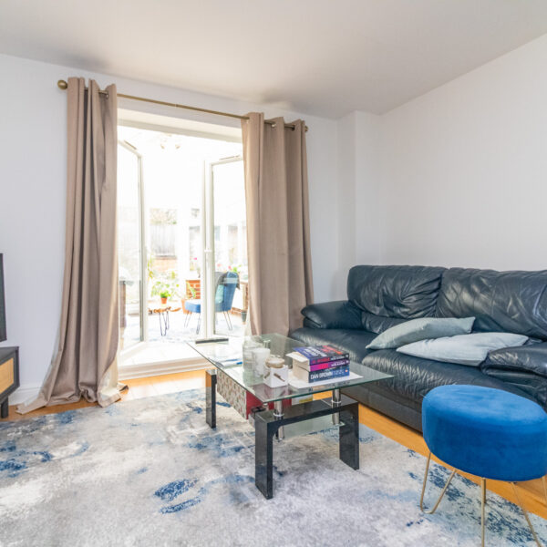 Ruskin Field, Anstey, LE7