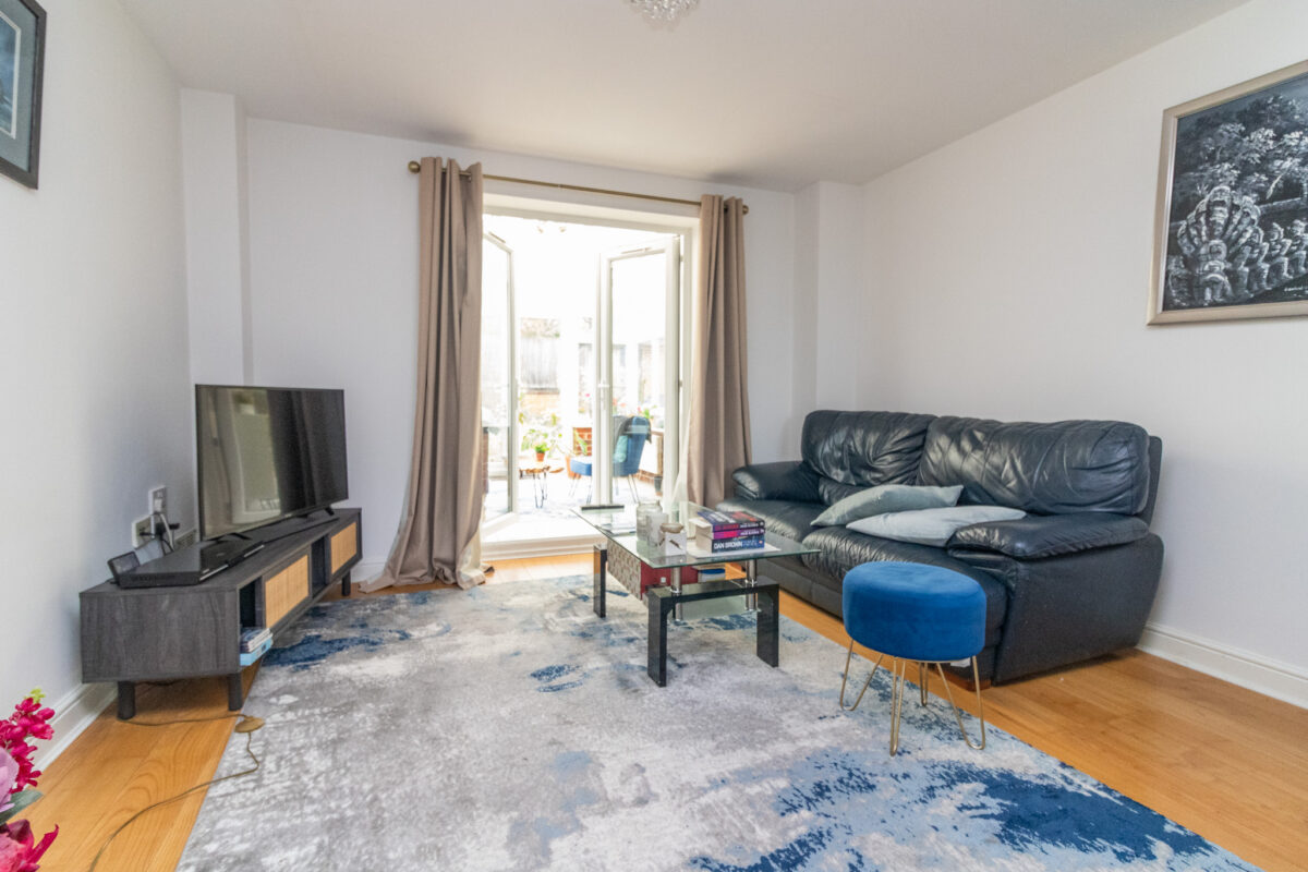 Ruskin Field, Anstey, LE7