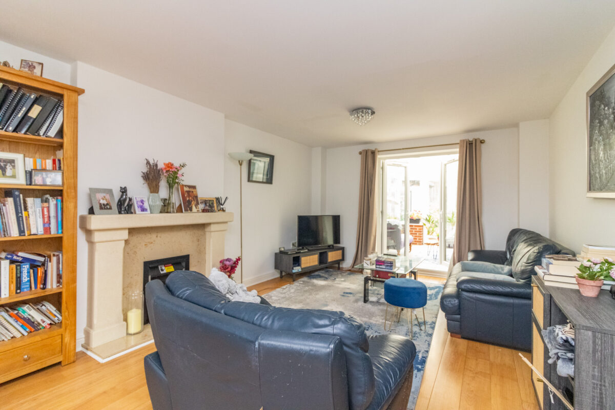 Ruskin Field, Anstey, LE7
