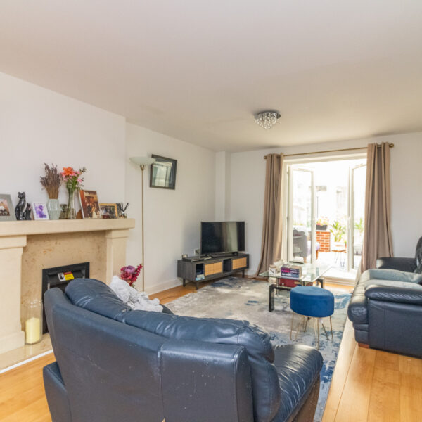 Ruskin Field, Anstey, LE7