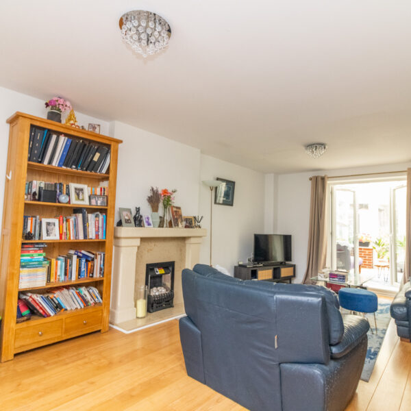 Ruskin Field, Anstey, LE7
