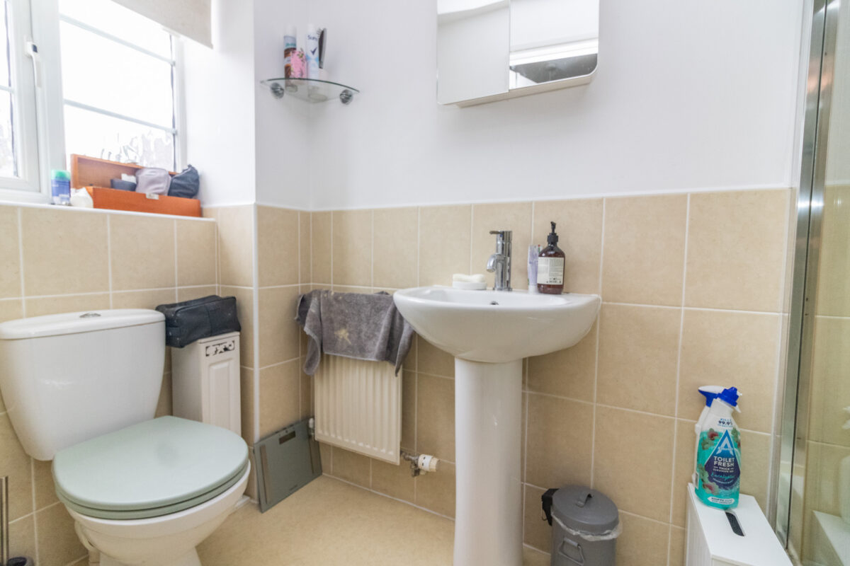 Ruskin Field, Anstey, LE7