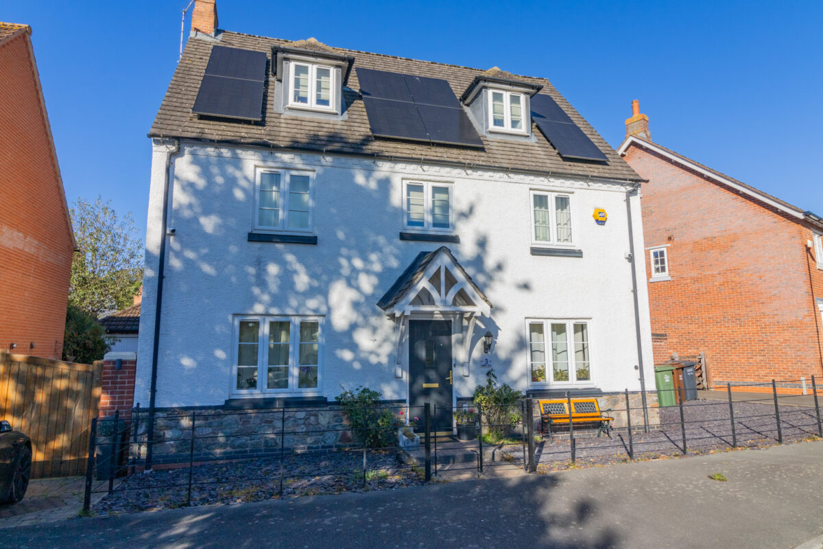 Ruskin Field, Anstey, LE7