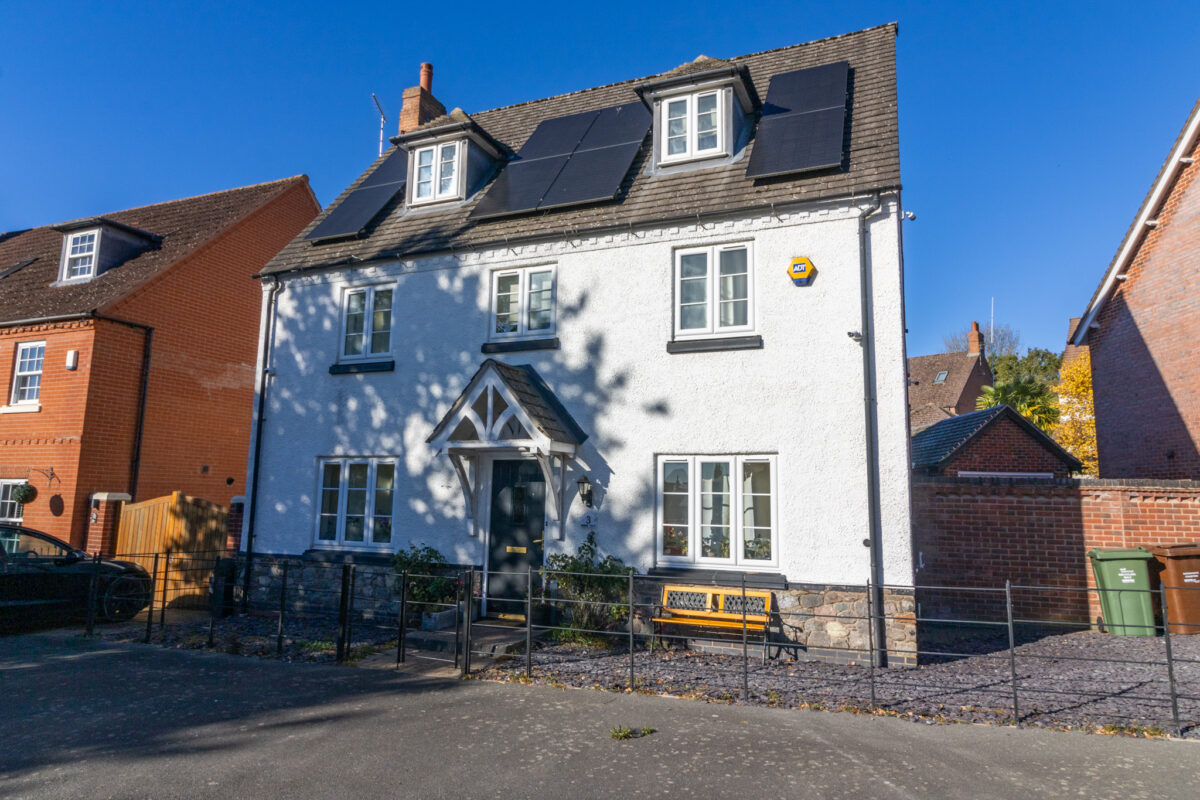 Ruskin Field, Anstey, LE7
