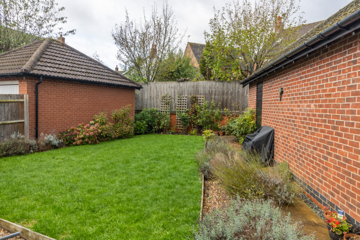 Ruskin Field, Anstey, LE7
